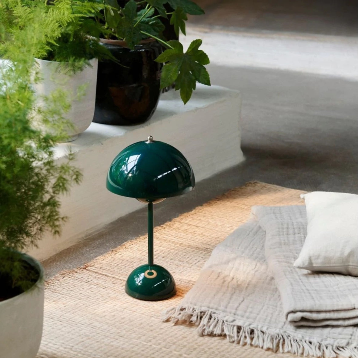 Flowerpod Portable Table Lamp