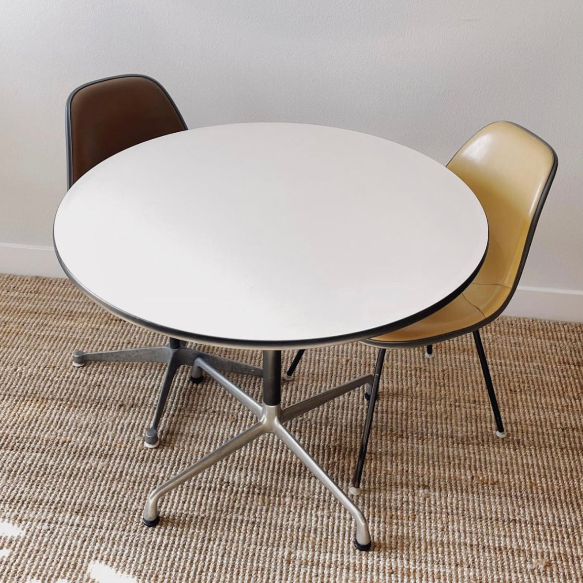 Retro Round Dining Table