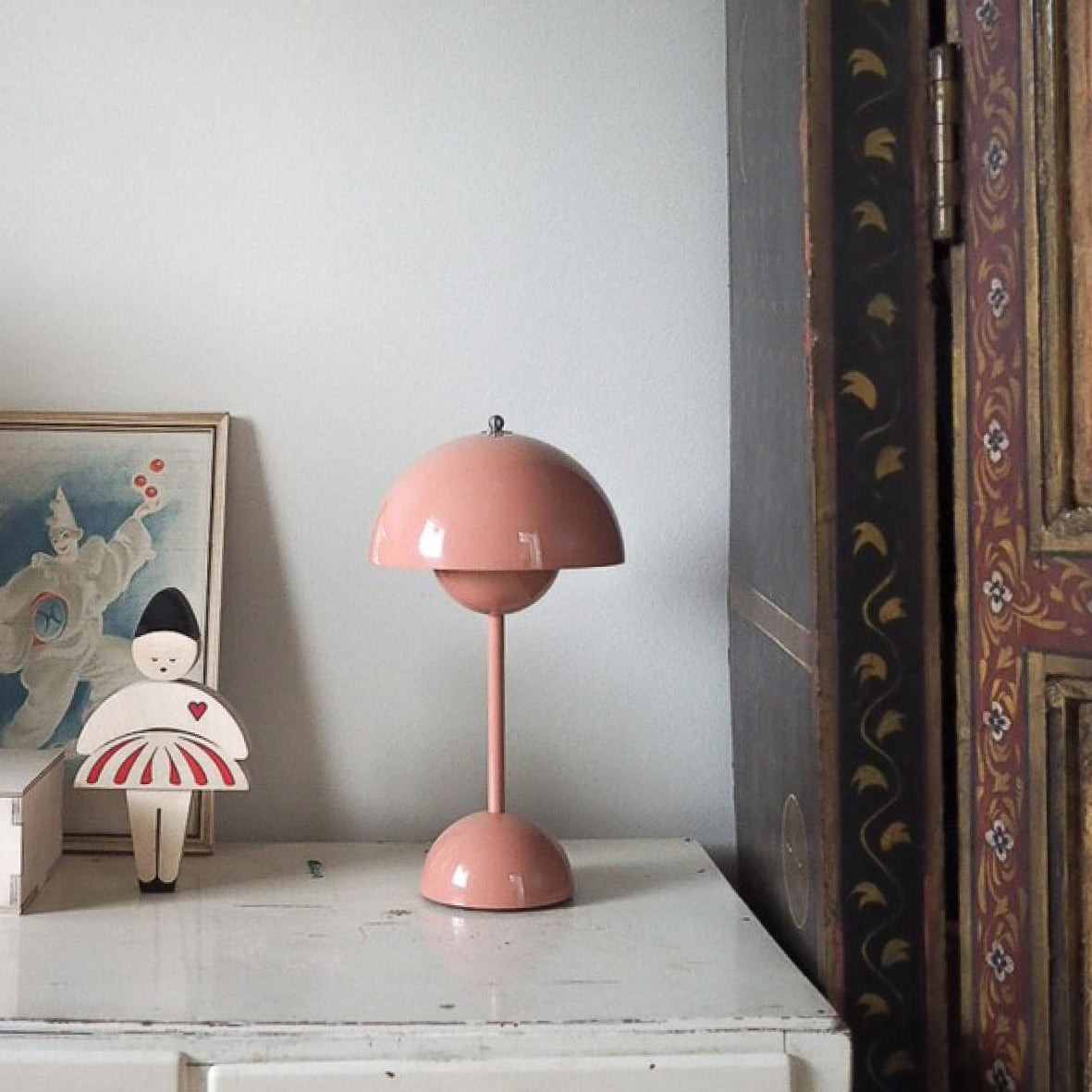 Flowerpod Portable Table Lamp