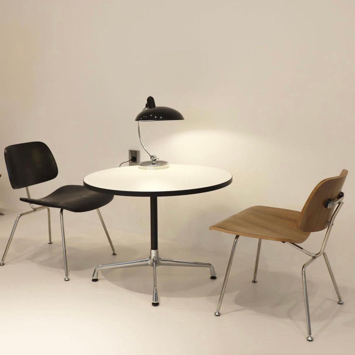 Retro Round Dining Table