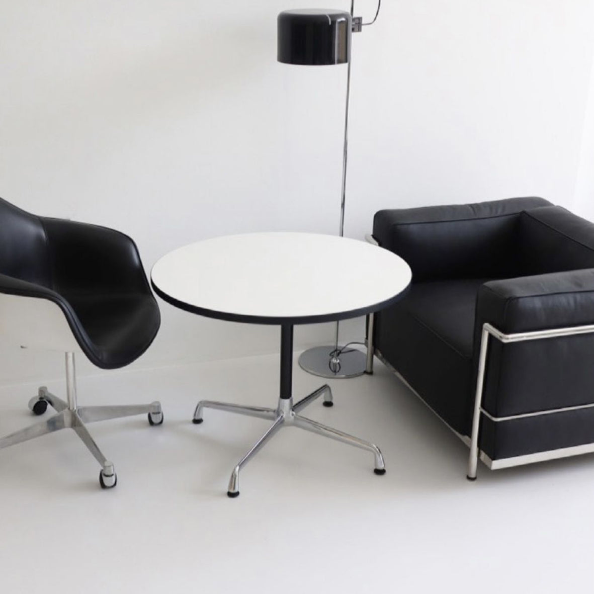 Retro Round Dining Table