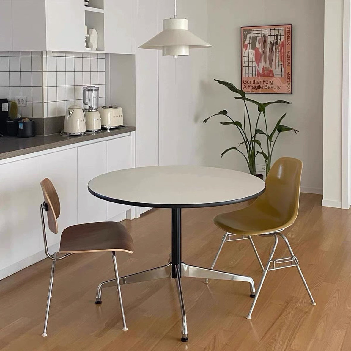 Retro Round Dining Table